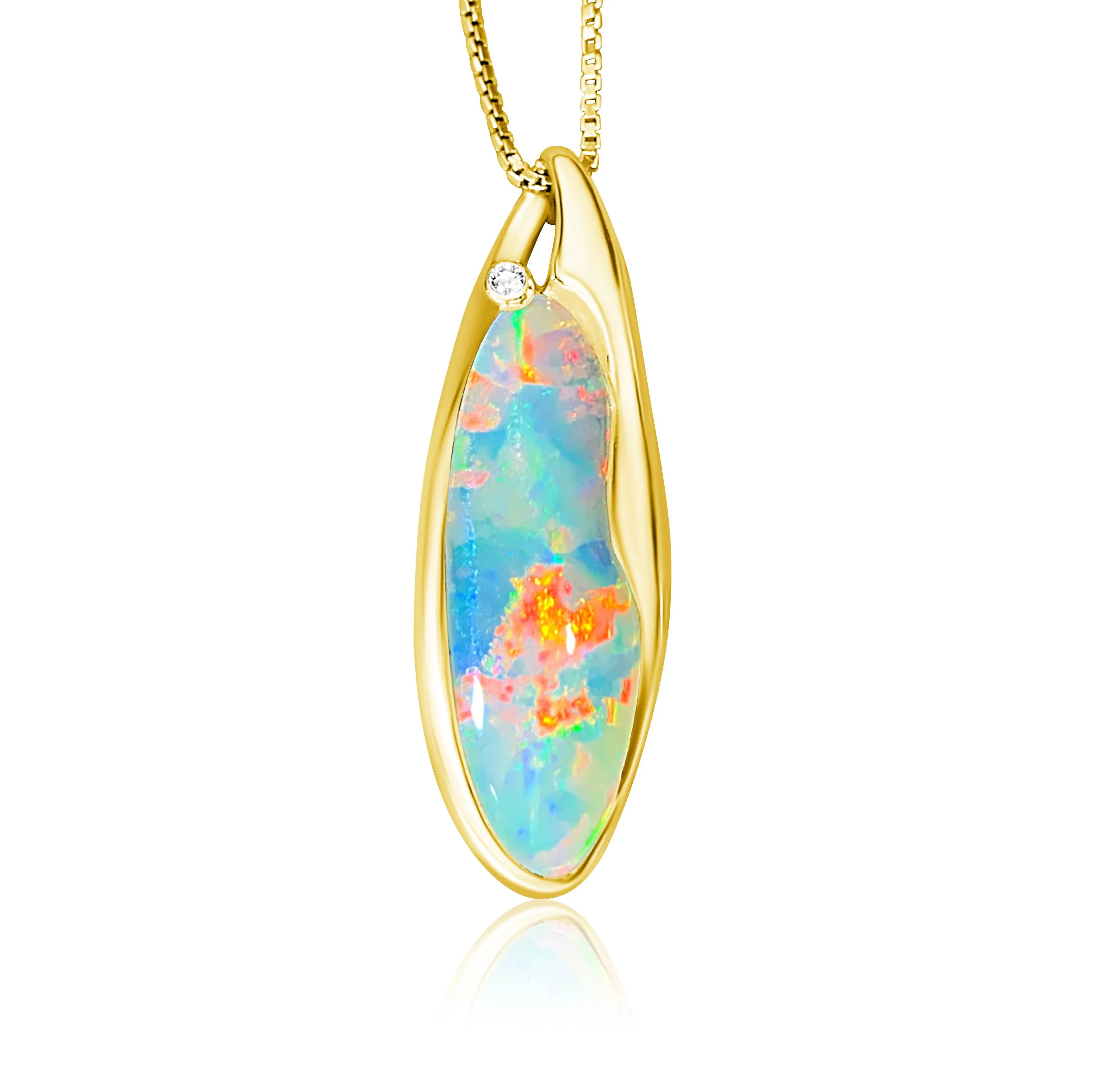 18kt Yellow Gold Opal pendant