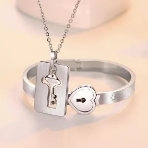 Color: Silver - Love Heart Lock Peach Heart Concentric Lock Bracelet Key Set