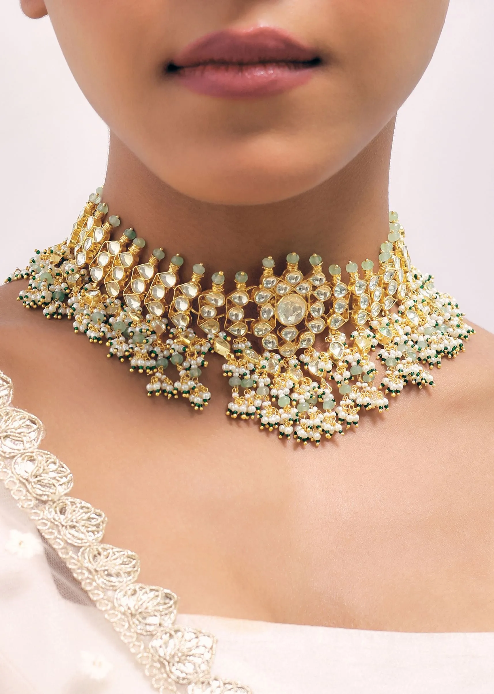 Gold Tone Choker Set With Kundan Work In Mix Metal