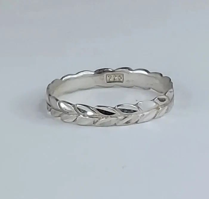 Maile Leaf Ring (Diecut Leaf in sterling silver)