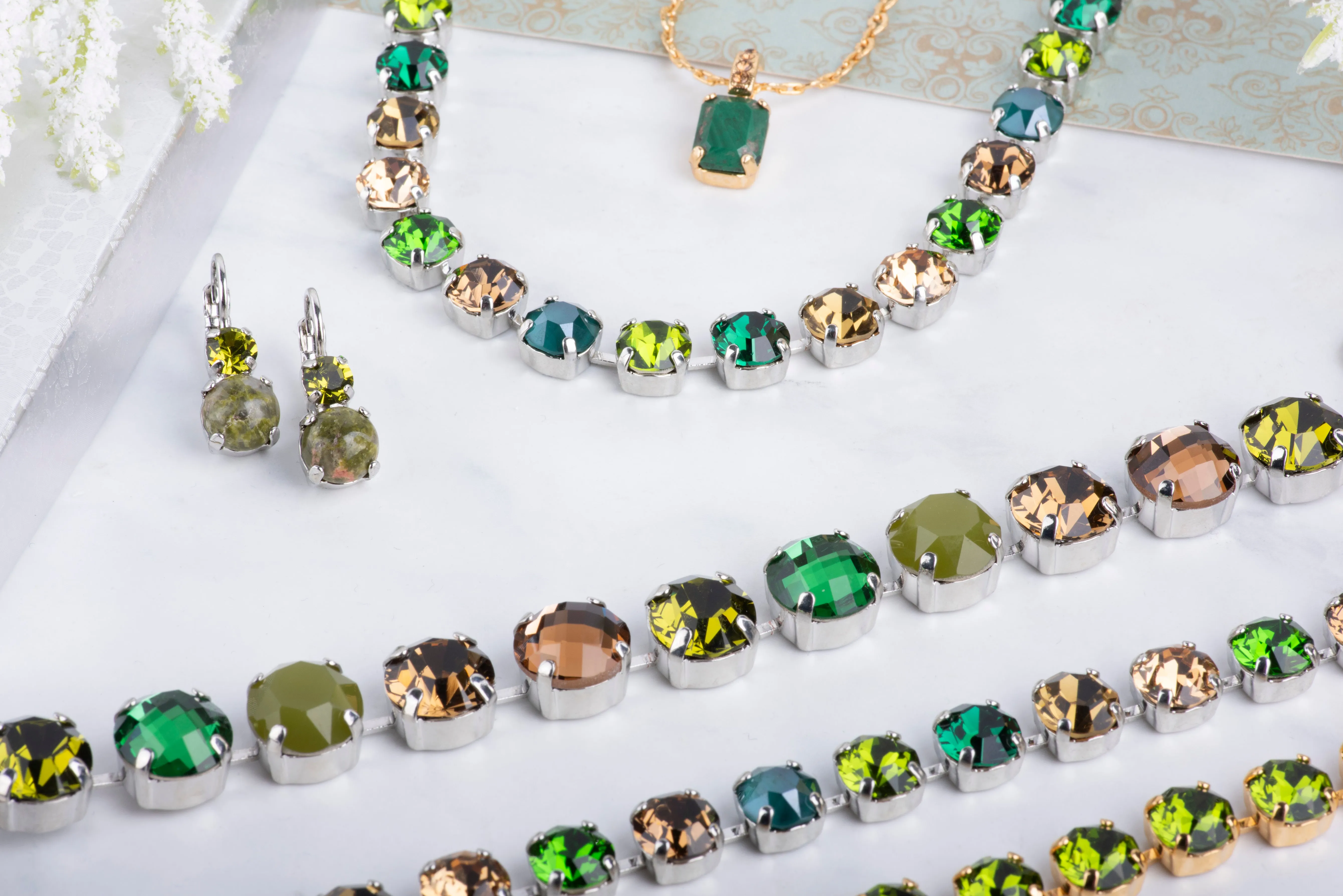 Medium Everyday Necklace in "Evergreen" - Rhodium