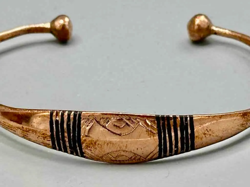 Tuareg Multiple Stripe Inlay Etched Center Flat Copper Bracelet