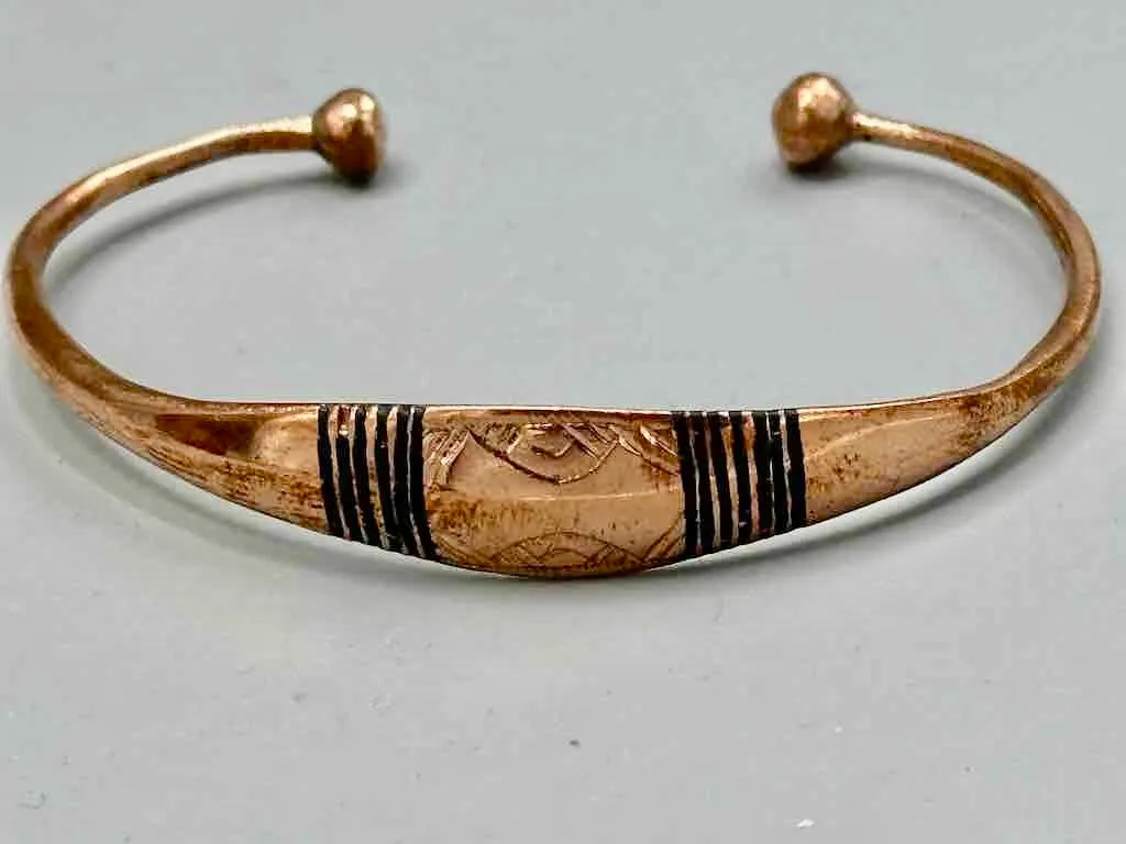 Tuareg Multiple Stripe Inlay Etched Center Flat Copper Bracelet