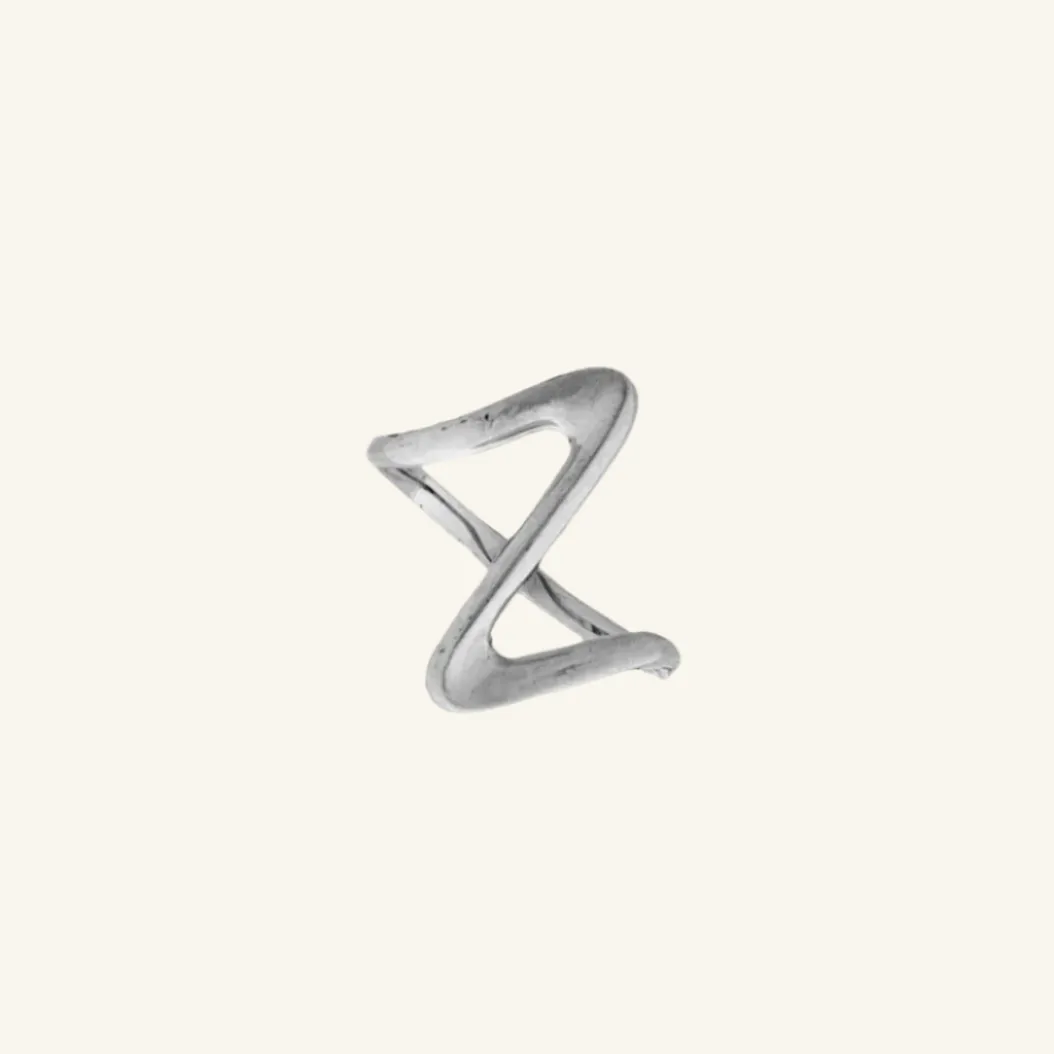 Twist Wave Dainty Ring